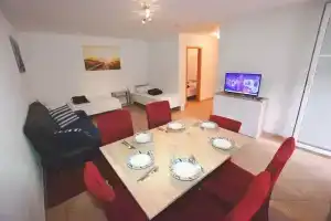Ab Apartment 85, Штутгарт