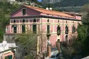 La Cascata Palazzo Pellegrino, Кава-де-Тиррени