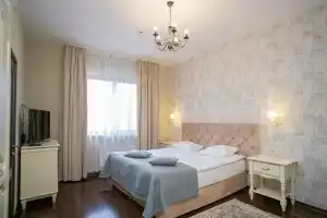 Роза шале