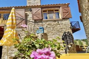 Мини-Отель «Sari KeÇİ TaŞ Otel», Гёкчеада