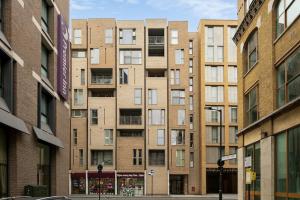Charming 1-bed Apartment in Great Suffolk Street, Лондон