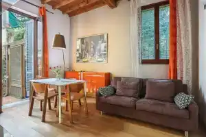 Cellini Bright & Elegant Flat in Florence-hosted by Sweetstay, Флоренция