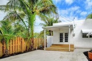 Sunset Cottage West Palm Beach/close to Downtown Shops Pet Friendly, Уэст-Палм-Бич