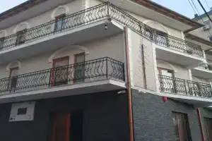 Bujtina 31, Корча