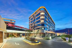 Hilton Garden Inn Lhasa, Лхаса