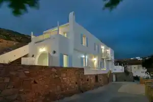 Amelie Suites, Турлос
