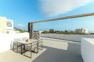 Sunset View Luxury Villas, Мегалохори