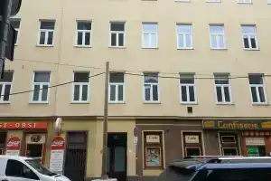 Nina, Вена