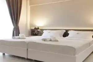 Ayia Marina Suites, Уранополис
