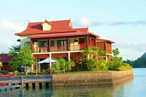 Eden Island, Beach front, Luxury, 3 Bed Ensuite, WiFi, остров Иден