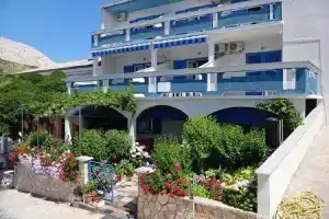 Draga - 15 m From Pebble Beach - A4, Zubovići