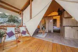 Glamping Tents and Mobile Homes Trasorka - Campsite, Вели Лосинь