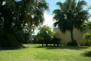 Golden Fountain Motel, Рокгемптон