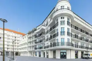 Bulwar Zachodzącego Słońca by Renters, Дарлувко