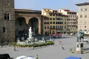 Soprarno Attico, Флоренция