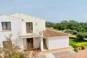 Solaria Apartment VIII, Будони