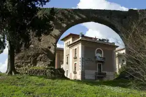 Hotel «Emona Aquaeductus», Рим