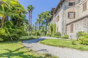 Villa Guzzi in Mandello del Lario, Манделло