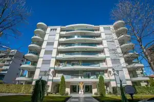 Prestige Du Lac Apartments, Лугано