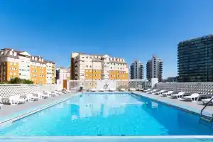 Ocean Heights Suite-hosted by Sweetstay, Гибралтар