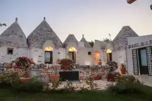 Trulli Della Magnolia, Монополи