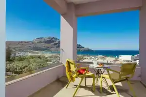 Sea View Luxury Apartment, Плакиас