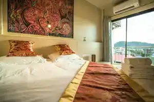 Five hundred miles Hostel, Патонг