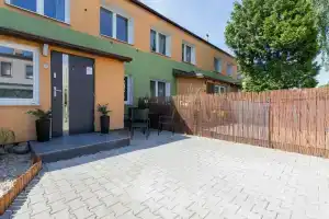 Family Apartment Niska by Renters, Гданьск