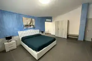 Lxr B&b, Карлофорте
