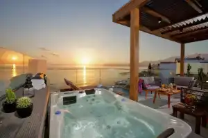 Hersonissos Beach Front Suites, Херсониссос