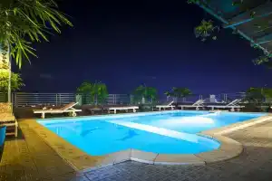 The Summer Hotel, Нячанг