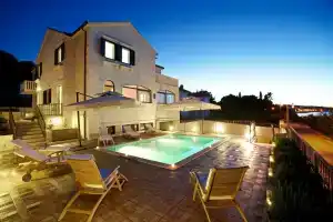 Paula - With Pool and sea View - A1, Сутиван
