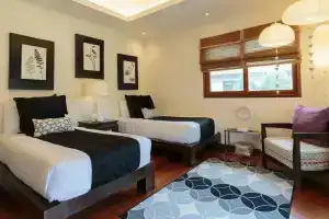 Baan Fah Sai, Лаем-Сет-Бич