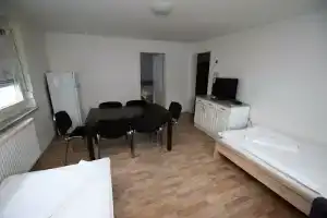 Ab Apartment 15, Штутгарт