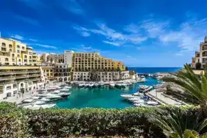 Cosy Apartment Steps to St George's Bay, Пемброк