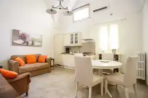 Palazzo Candido Suites & Apartment, Лечче
