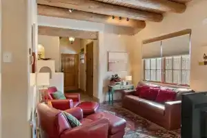 Art Haven - Stylish Southwestern Comfort, Walk to The Plaza, Санта-Фе