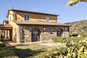 Residence con piscina a Monteverdi, Монтеверди-Мариттимо