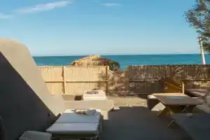 Demilmar Luxury Suites, Перисса