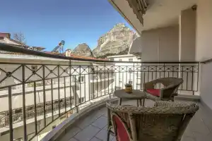 Grand Meteora Central Luxury Apartment, Каламбака