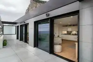 Forbes Suite1406-hosted by Sweetstay, Гибралтар