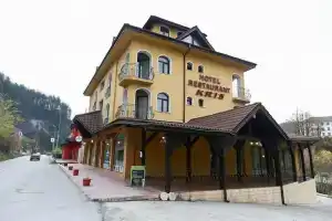 Kris Hotel, Смолян