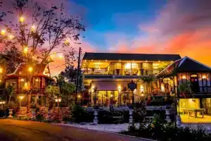 Jungle Moon Boutique Homestay, Банг Саре
