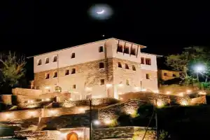 The Stone Sky Hotel, Гирокастра