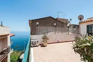 Sunrise Apartments by Wonderful Italy, Ачи Трецца