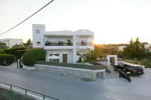 Domus Garden Apartments, Кос