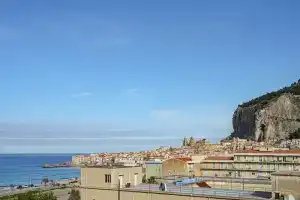 Seaview Rooms in the city center by Wonderful Italy, Чефалу