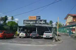 Spot On 89821 Batu Maung Sempoi Inn And Cafe, Байян Лепас