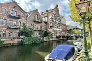 Pakasa Leiden, Лейден