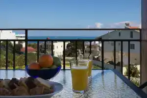 Like Home, Като-Даратсо